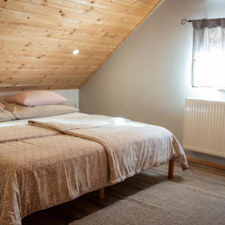 Guest House Pr' Čut Zirovnica Extérieur photo