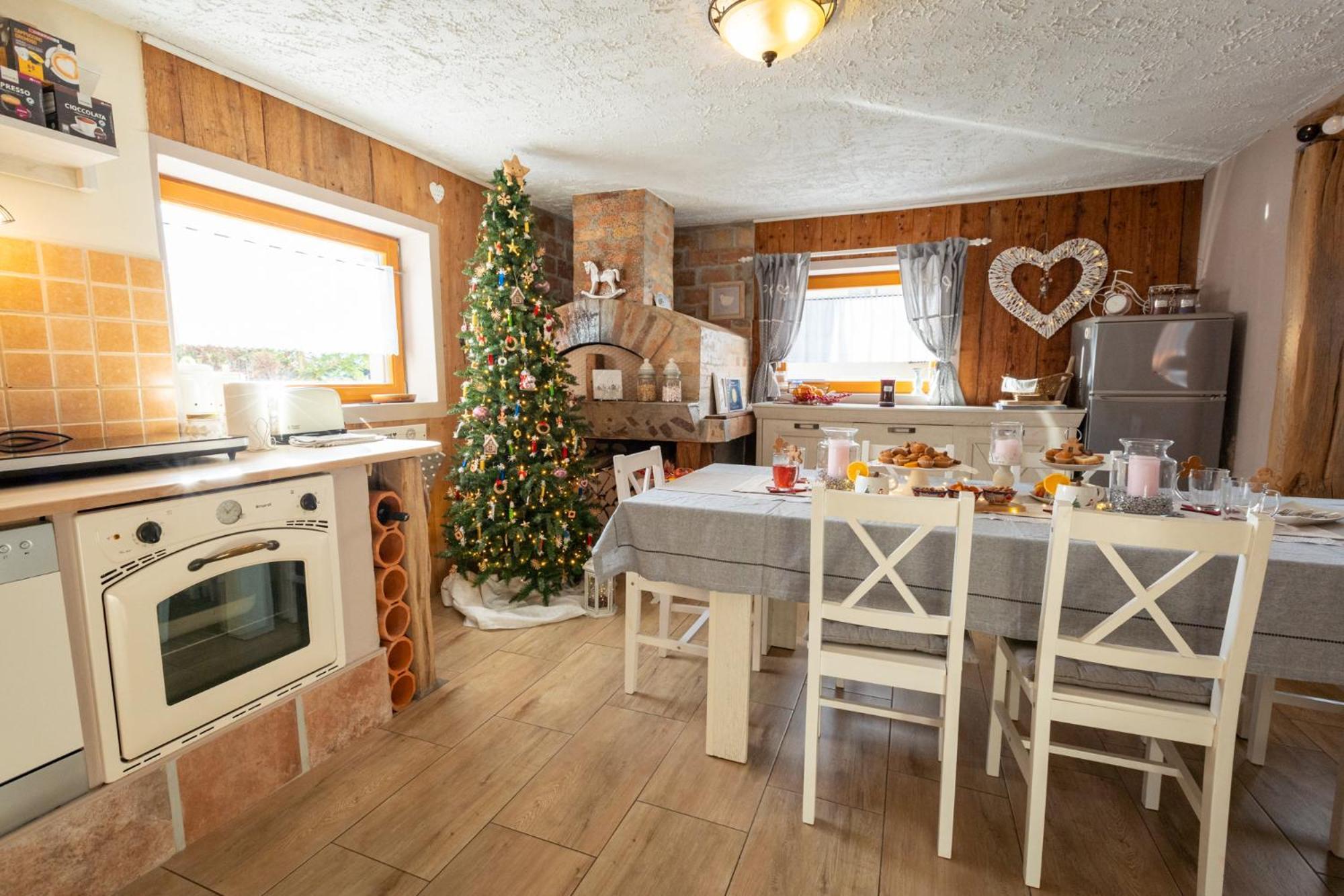 Guest House Pr' Čut Zirovnica Extérieur photo